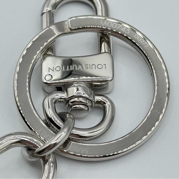 Louis Vuitton LV Padlock Dragonne Black Leather Key Holder Bag Charm Unisex - Picture 3 of 8